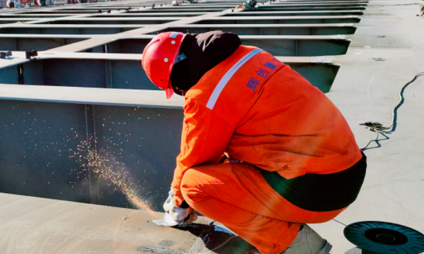 特别策划|寒潮来袭,辉创工地“水陆空”战队热情不减!