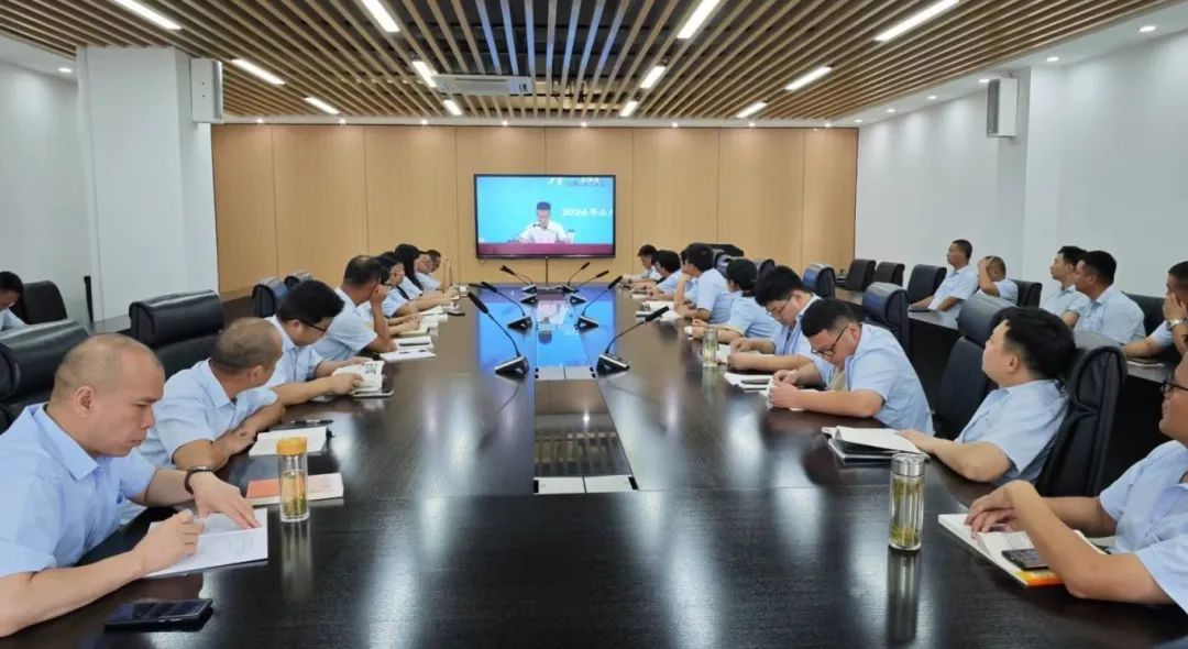     上好入党“第一课” “走新”更“走心” ——辉创重工开展党员后备力量培训暨党纪主题教育